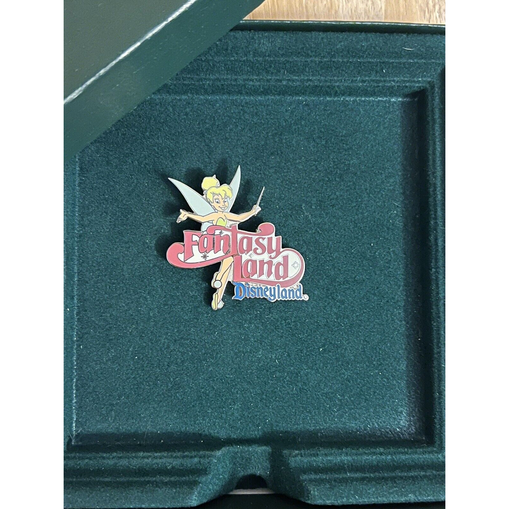 Disney Disneyland Peter Pan Tinkerbell Presents Arms Open Fantasy Land Pin Rare